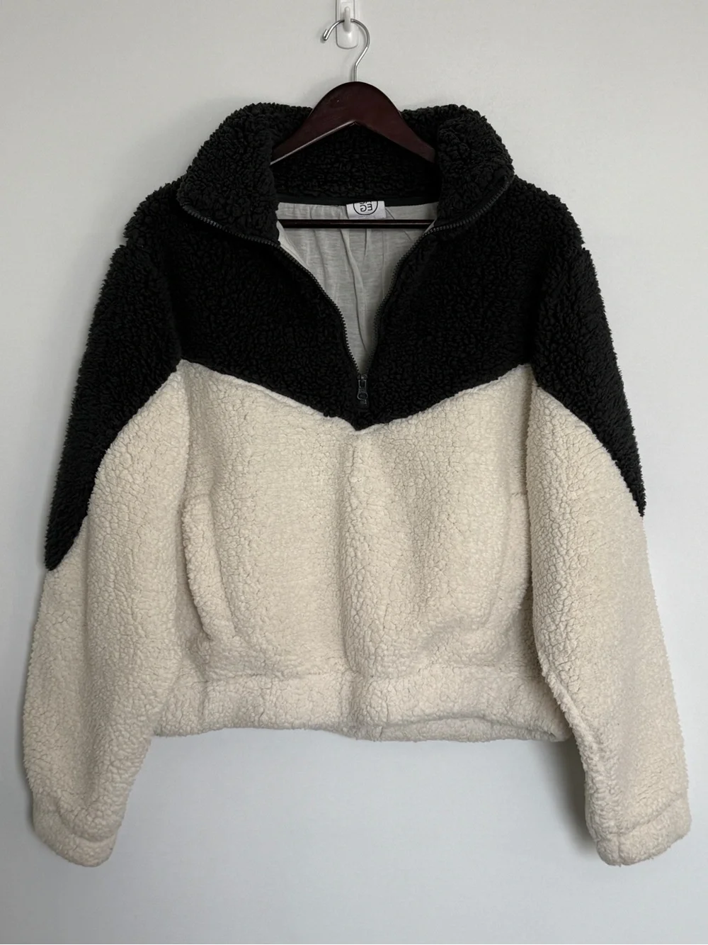 Two-Tone Sherpa Pullover Jacket in Black & Cream - Picture 8 of 15